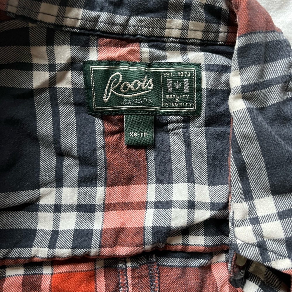 Roots Classic Plaid Button Down Fitted Shirt XS - Picture 2 of 5
